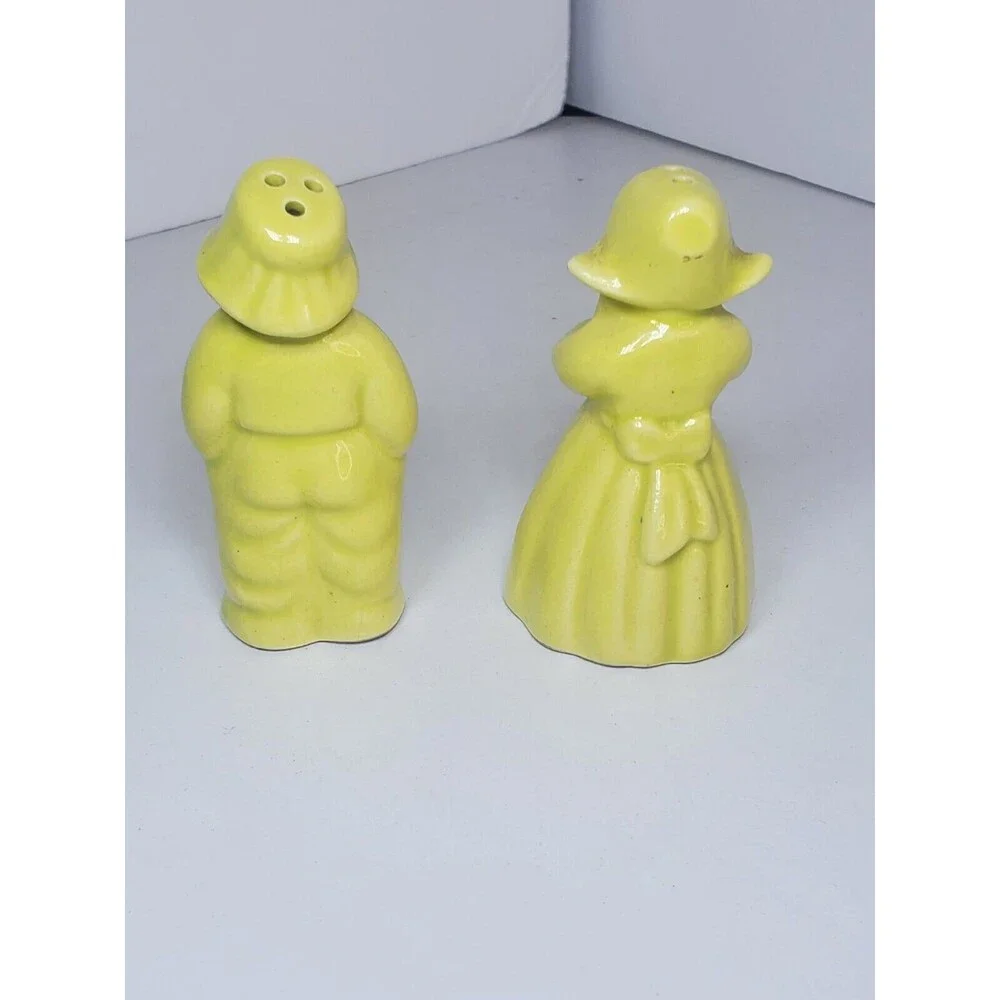 Antique Mini Vintage Dutch Boy And Dutch Girl Salt And Pepper Shaker Set 1948